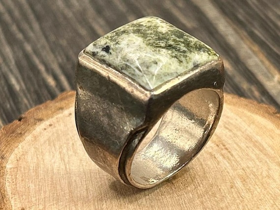 Vintage Brutalist Green Stone Ring Heavy Silver Signet Mid Century Modernist Statement