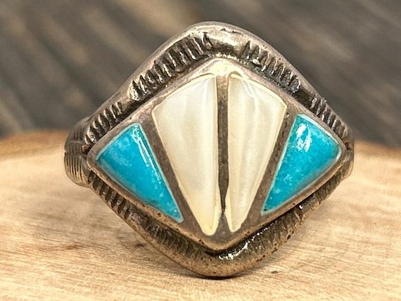 Vintage Sterling Silver Ring Turquoise Mother of Pearl Inlay Southwestern Style