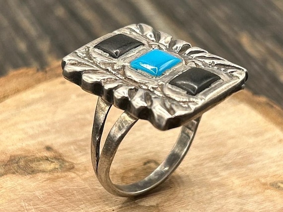 Sterling Silver Navajo Style Inlaid Ring Turquoise and Onyx Size 7 3/4