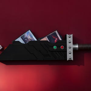 Buster Sword Kartenhalter | Final Fantasy Display Versteckte Magie Karten Aufbewahrung | Geschenk für Gamer | MTG Kommandant Deckbox