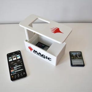 MTG Deck Box mit Phone Stand - Aufbewahrungsbox für Karten für Magic the Gathering, Geschenk für Kartenspielveranstalter