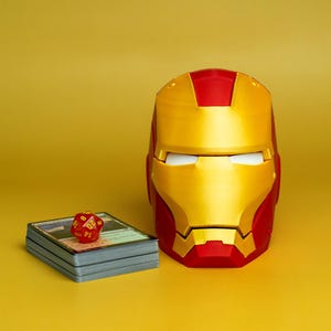Coffret pour deck inspiré de Marvel | Rangement de pont Commander | Conception unique de casque en fer