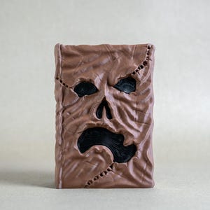 Caja para mazo de libros de terror, inspirada en el Necronomicón, estilo gótico (tamaño comandante)