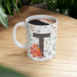 Regalo de taza de nombre inicial para amigos, regalo de taza de café para ella, regalo de dama de honor, regalo del Día de las Madres para ella