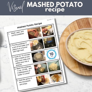 Op de afbeelding: Een printbaar visueel recept voor mashed potatoes met vijf stappen die worden geïllustreerd met foto's. De stappen omvatten het wassen, schillen en snijden van de aardappelen, het koken in een pan met water, het pureren met melk en boter en het verwarmen van de saus in de magnetron. Het recept bevat ook een timerpictogram voor de kooktijd.