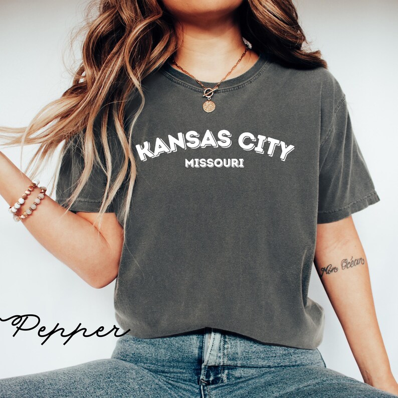 Kansas City Missouri shirt, trendy graphic tee, vintage style Kansas City top, casual Kansas City t-shirt, gift for her
