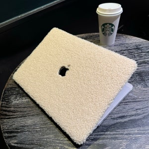 Teddy Furry Fluffy Bouclé Peluche Texturée Apple MacBook Pro Air Retina Ordinateur portable 13 14 15 16 pouces Housse Housse Crème Blanc Beige Doux 13,6 image 3