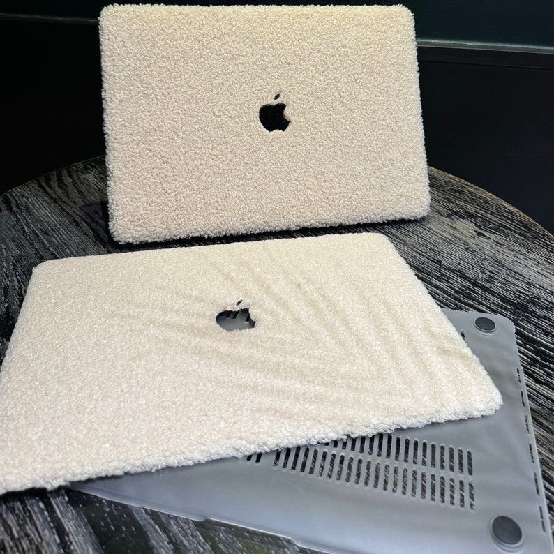 Teddy Furry Fluffy Bouclé Peluche Texturée Apple MacBook Pro Air Retina Ordinateur portable 13 14 15 16 pouces Housse Housse Crème Blanc Beige Doux 13,6 image 2