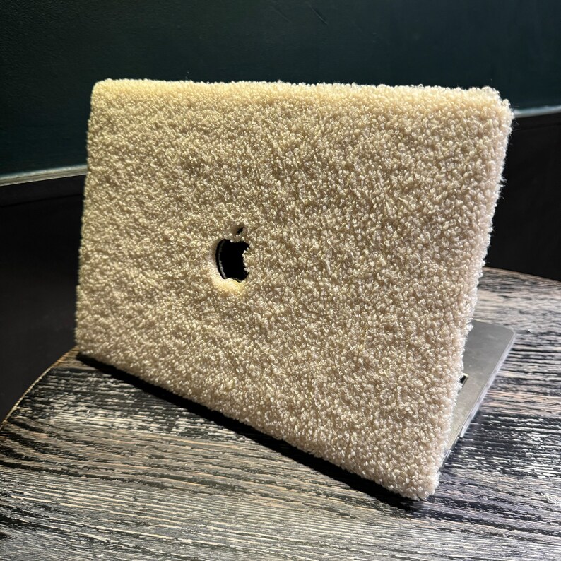 Teddy Furry Fluffy Bouclé Peluche Texturée Apple MacBook Pro Air Retina Ordinateur portable 13 14 15 16 pouces Housse Housse Crème Blanc Beige Doux 13,6 image 4