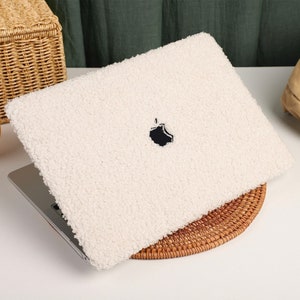 Fluffy Teddy Furry Bouclé Plush Textured Apple MacBook Pro Air Retina Laptop 13 14 15 16 inch Case Cover Sleeve Cream White Beige Bild 3