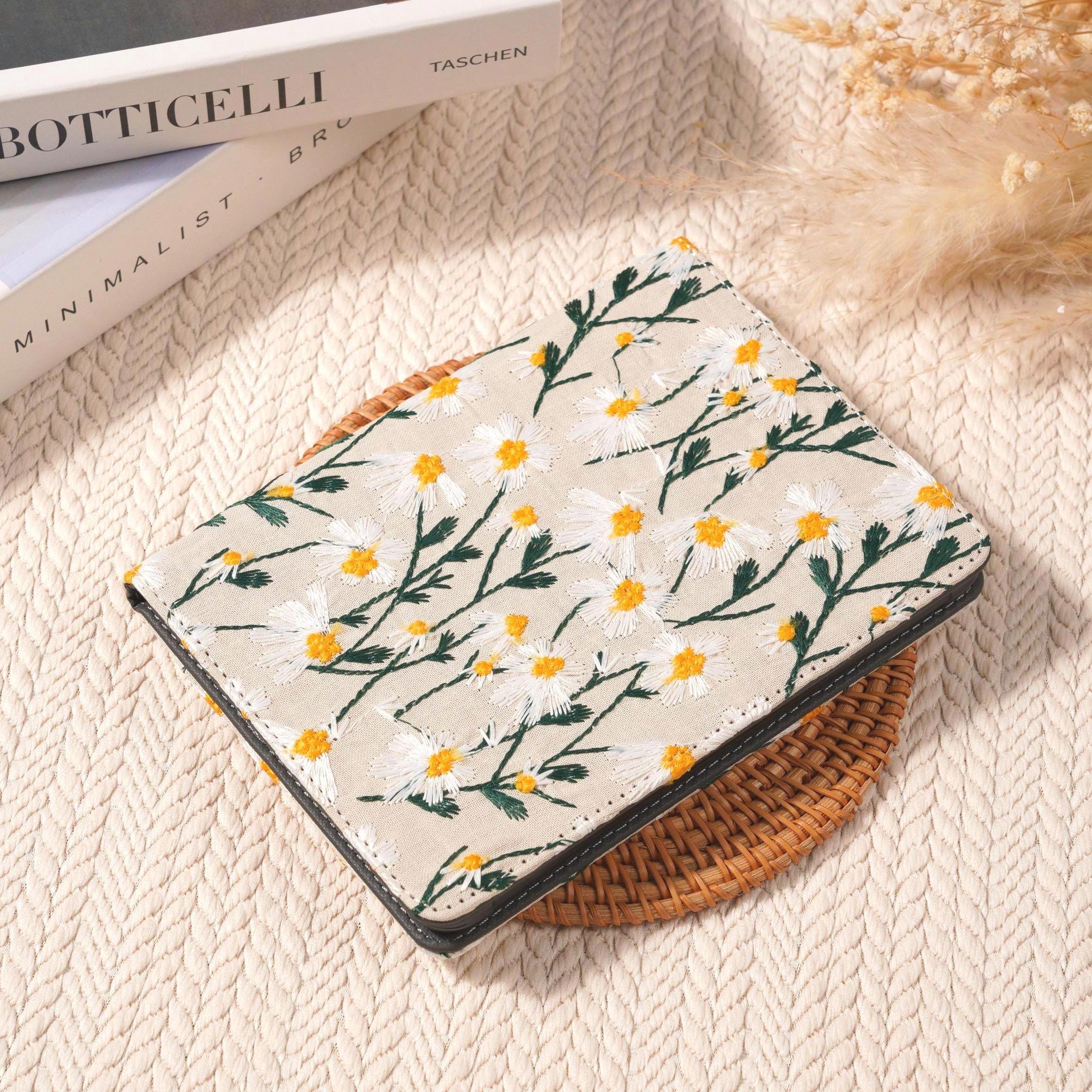 Black Base White Daisy Handmade Embroidered Kindle Case for Paperwhite ...