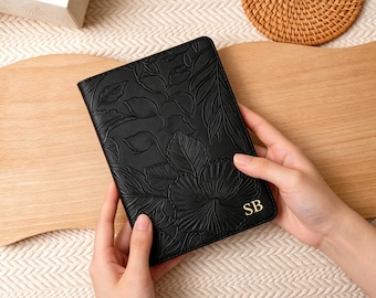 Personalized Black Floral Embossed Kindle Case, Reader Gift for Her, Custom Gold Initials Kindle 11th 2024 Paperwhite 7" ,Mother's Day Gift