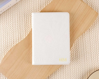 Personalized White Flower Embossed Kindle Case