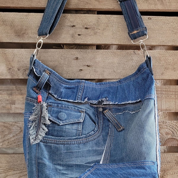 Einzigartige Jeans Umhängetasche, Upcycled Jeanstasche, lässige Messengertasche, mit Taschen und Futter