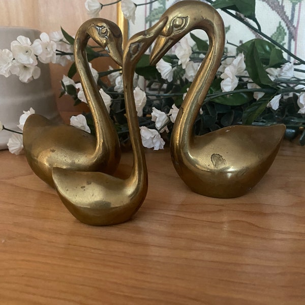 Family of 3 Brass swan figurines knick knack mom dad baby animal
