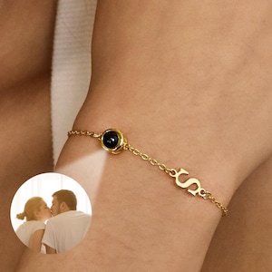 Pulsera personalizada con iniciales y proyección de fotos, pulsera con letra inicial personalizada, joyería minimalista con foto conmemorativa, regalo para ella
