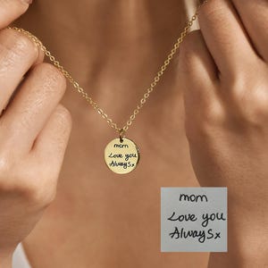 Colgante de medallón grabado a mano personalizado, collar con disco de escritura a mano real, disco de firma conmemorativa, regalo de pérdida, regalos del Día de la Madre