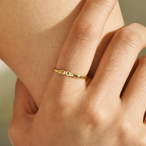 Anillo de pareja con iniciales personalizadas, anillo ajustable, anillo apilable con letras delicadas, anillo con inicial abierta, regalos de cumpleaños, regalo para el mejor amigo