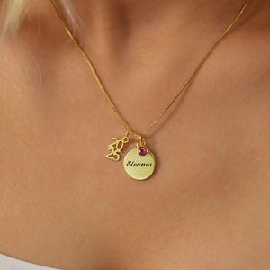 Graduation Name Disc Necklace, Grad Cap Class of 2025 Necklace, Graduation Gifts for Daughter, Custom Master&#39;s Degree Graduation Gift