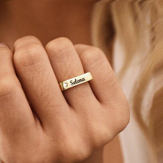 Bague prénom personnalisée avec pierre de naissance, bague gravée