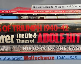 Konvolut alter, lehrreicher Bücher über Deutschland im Zweiten Weltkrieg. Einige sind in deutscher Sprache. Gebraucht.