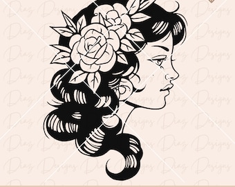 Donna pin up in formato SVG, donna con tatuaggio tradizionale in PNG, ragazza con tatuaggio flash clipart, tatuaggio old school in formato SVG, donna retrò in formato SVG, ragazza tatuata in PNG.