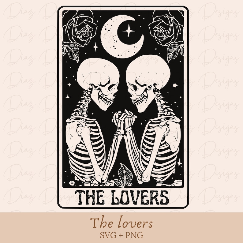 Może przedstawiać: Czarno-biała ilustracja dw&oacute;ch szkielet&oacute;w trzymających się za ręce, z p&oacute;łksiężycem i gwiazdami w tle. Tekst "THE LOVERS" znajduje się pod szkieletami. Tekst "The lovers" i "SVG + PNG" znajduje się pod obrazem.