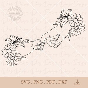 Bebê segurando a mão da mãe svg, recém-nascido svg, mãe amamentando e bebê cricut, dia das mães svg, mãe e filhos svg, maternidade png.