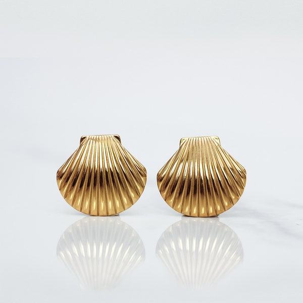 18K Gold Shell Earrings Sea Shell Studs Waterproof Earrings Trendy Studs Gold Jewellery for Women Holiday Earrings
