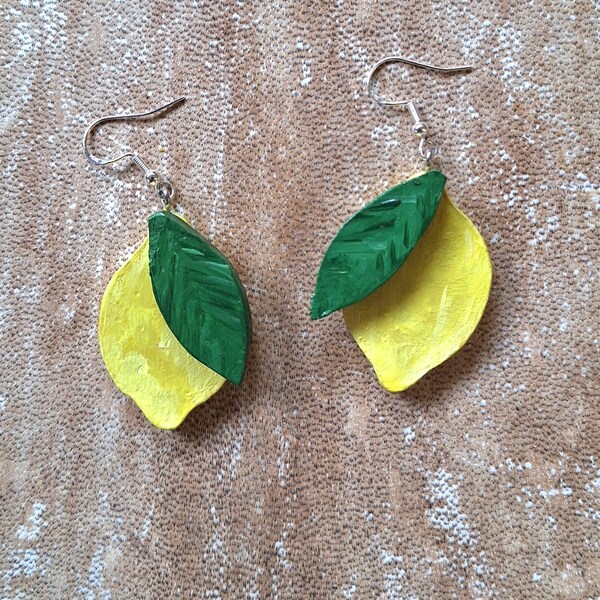 Boucles d'oreilles Citron en bois entièrement faite à la main