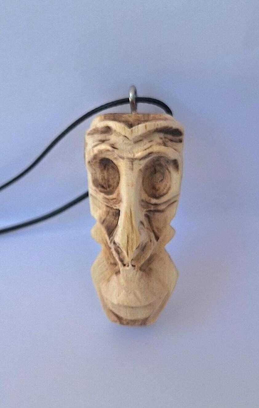 Collier Pendentif En Os De Buffle Sculpté – Masque Tribal Africain – Artisanal – Neuf Avec étiquette