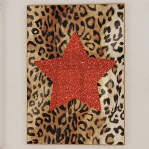 Luxury Leopard Portrait Wall Art Red Glitter Star Fashion Art Dorm Trendy Cheetah Print Magazine Retro Decor Aesthetic Pink Wall Art Preppy
