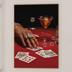 Vintage speelkaarten muurafdruk zwarte vrouw retro pokeravond kaarten en drankjes retro digitale download print grote afdrukbare barwagen decor