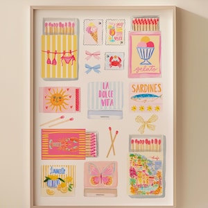 Könnte beinhalten: Ein gerahmter Druck mit farbenfrohen Illustrationen von Streichholzschachteln und Briefmarken. Die Streichholzschachteln zeigen verschiedene Themen, darunter Eiscreme, Sardinen und einen Schmetterling. Die Briefmarken zeigen Eis, Cocktails und eine Krabbe.