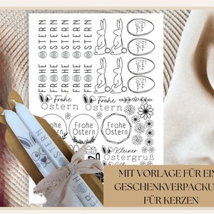Może przedstawiać: Czarno-białe, drukowane etykiety na prezenty wielkanocne z królikami, jajkami, kwiatami i tekstem "Frohe Ostern" (Wesołych Świąt Wielkanocnych) z tytułem "MIT VORLAGE FÜR EINE GESCHENKVERPACKUNG FÜR KERZEN" (z szablonem do pakowania prezentów na świece).