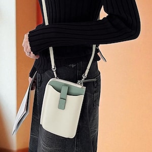 オーラカイリー ￥ショルダーストラップ付 トラベルポーチ バッグ クロスボディ Orla kiely cross body bags - Etsy 日本