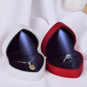 Heart LED Ring Box, Luxury Proposal Ring Box, Engagement Ring Holder, Wedding Ring Case, Heart Shaped Ring Box, Ring Case for Proposing