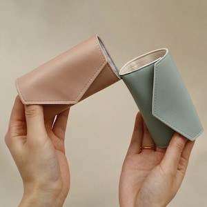 Handmade Leather Jewellery Roll: Minimalist Travel Storage