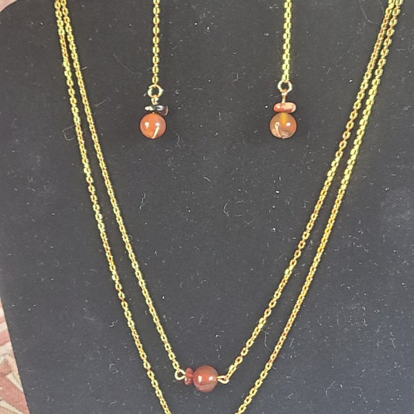 parure collier et boucle plaqué or et Agate