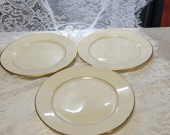 Juego de 3 platos de pan Lenox color marfil con borde dorado. Elegantes platos de postre de porcelana fina. Vajilla clásica atemporal.