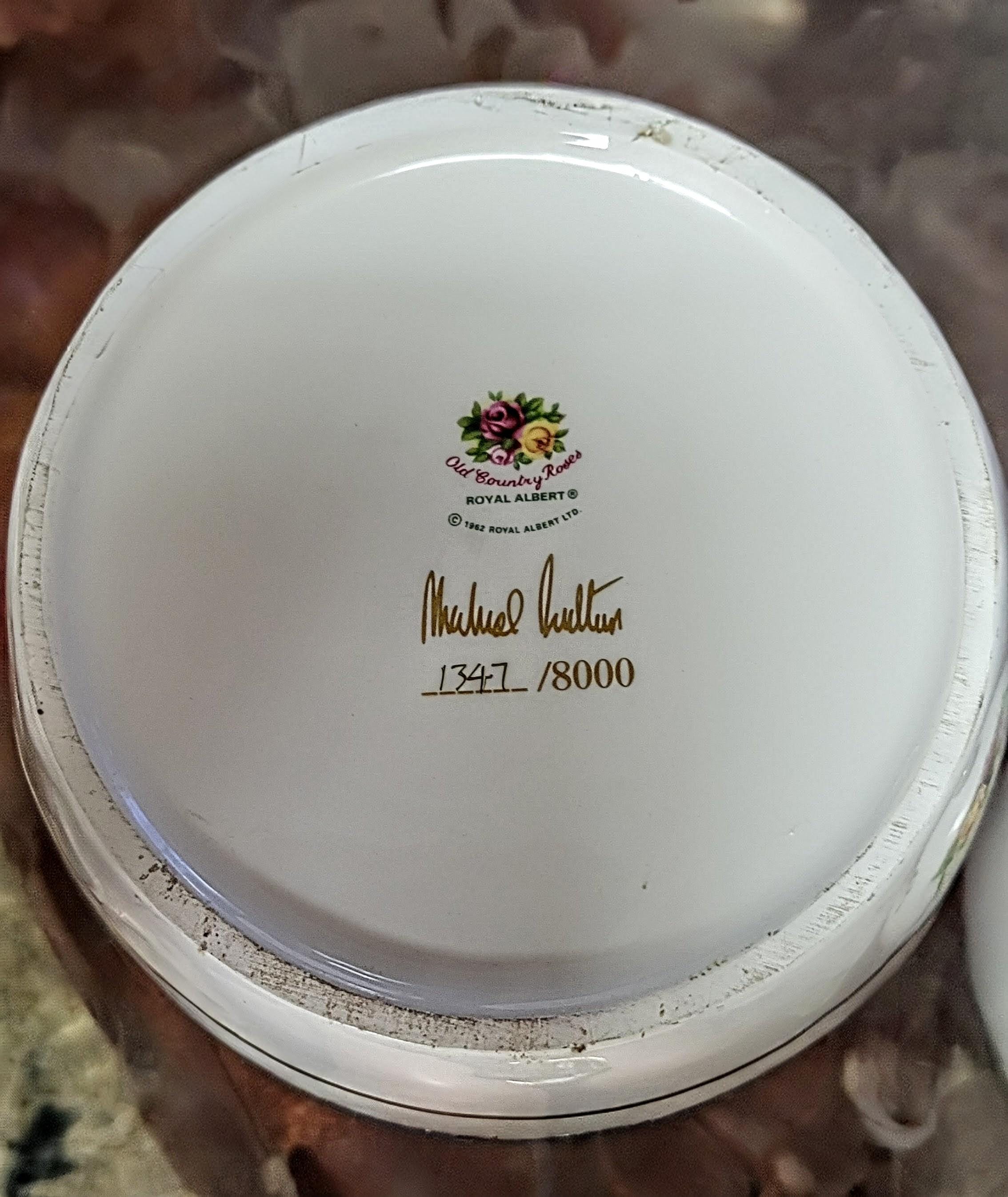訳あり　ロイヤルアルバート　バードハウス　クッキージャー Royal Albert Old Country Roses Cookie Jar – Limited Edition