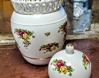 Royal Albert Old Country Roses Cookie Jar – Limited Edition