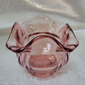 フェントン ピンクガラス ローズボウル フリルエッジ 小型アートガラス