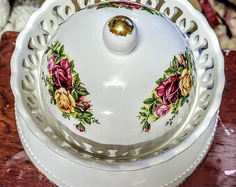 訳あり　ロイヤルアルバート　バードハウス　クッキージャー Royal Albert Old Country Roses Cookie Jar – Limited Edition