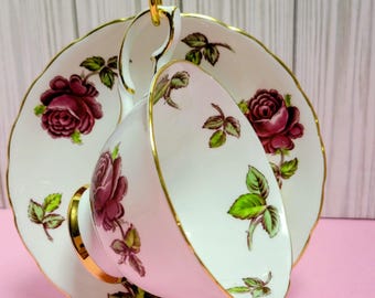 Royal Schnürsenkel Englisch Bone China Teetasse & Untertasse Tiefe Himbeere Rosenmuster Vintage Blumen Teetasse Goldverzierung England.