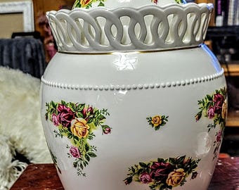 Royal Albert Old Country Roses Cookie Jar – Limited Edition