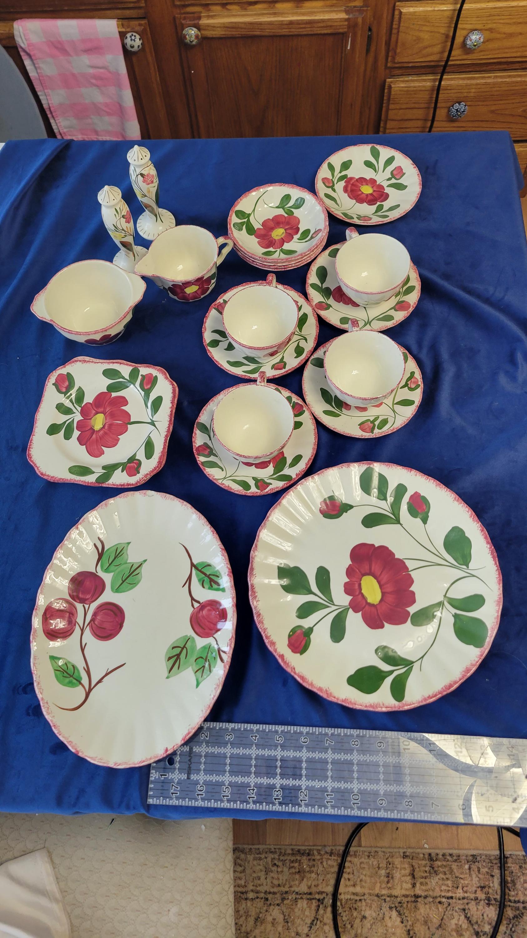 Blue Ridge Southern Pottery Hand-painted Floral Dinnerware – 