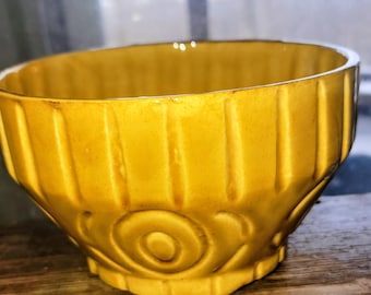 Gelber Mid Century Modern Foot Keramik Pflanzschale
