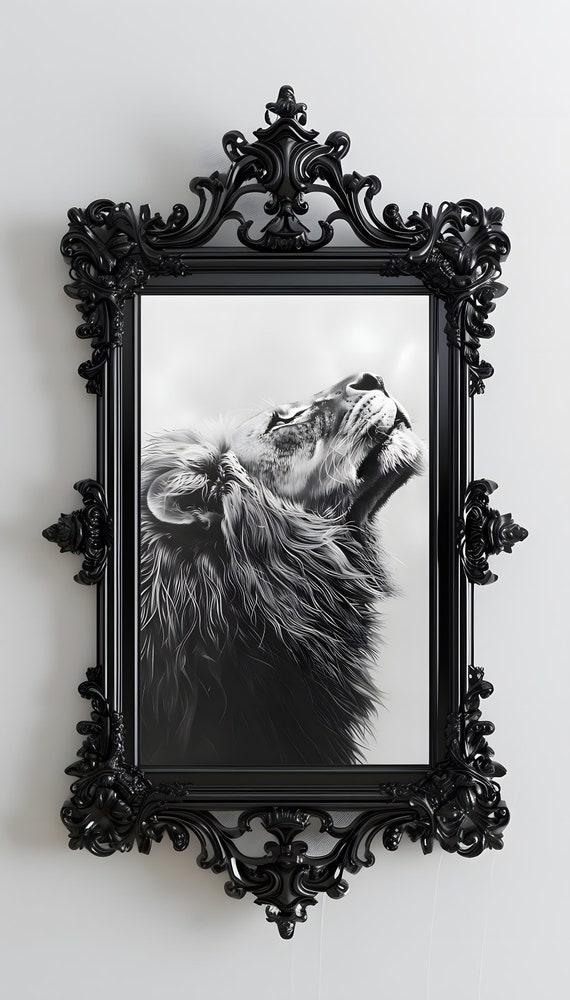 Majestic Lion Portrait - Monochrome Canvas Art Pring For Home Or Office