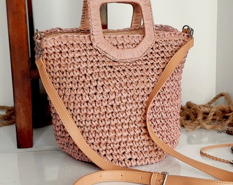 Trendy crochet summer bag with zip in peach old pink